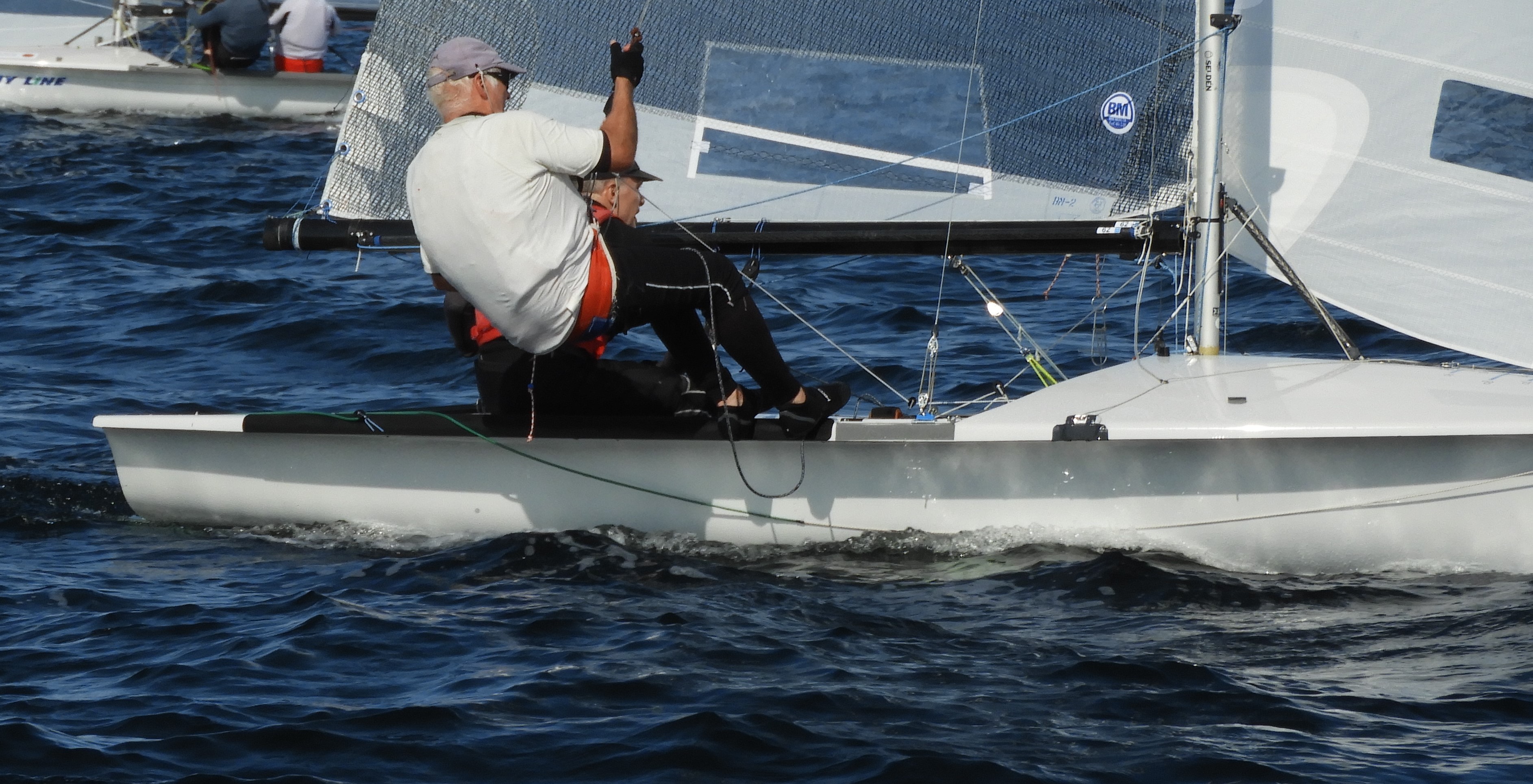 4.BM inledde med vinst